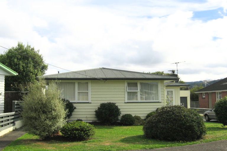 Photo of property in 2 Seon Place, Clouston Park, Upper Hutt, 5018