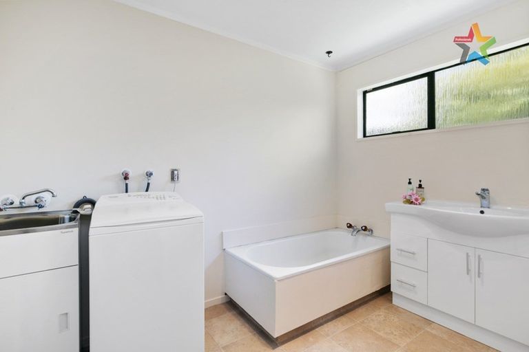 Photo of property in 1b Guiness Street, Avalon, Lower Hutt, 5011