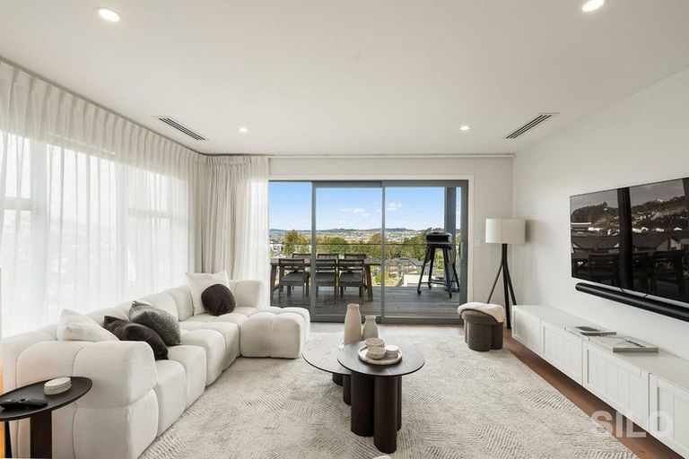 Photo of property in 35 Kikorangi Drive, Wainui, Silverdale, 0992