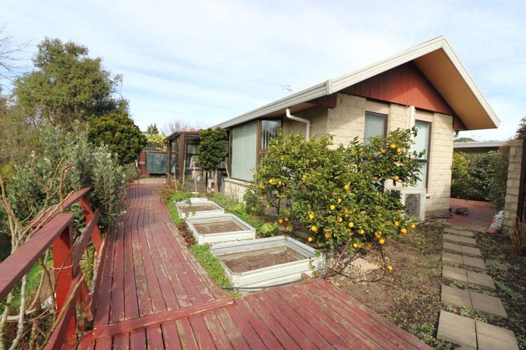 Photo of property in 2/30c Greers Road, Ilam, Christchurch, 8041