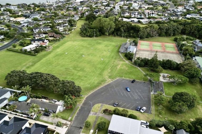 Photo of property in 6c Jern Place, Eastern Beach, Auckland, 2012