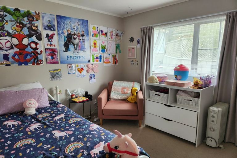 Photo of property in 182a Whites Line East, Waiwhetu, Lower Hutt, 5010