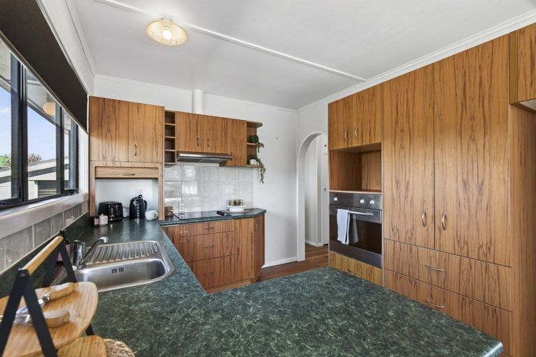 Photo of property in 25 Battiscombe Terrace, Waitara, 4320
