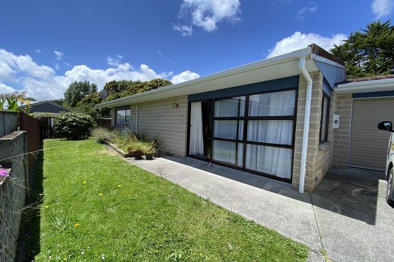 Photo of property in 6 Bevan Place, Otaki, 5512
