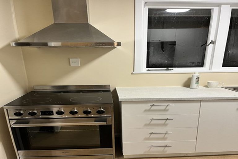 Photo of property in 2/111 Bond Crescent, Forrest Hill, Auckland, 0620