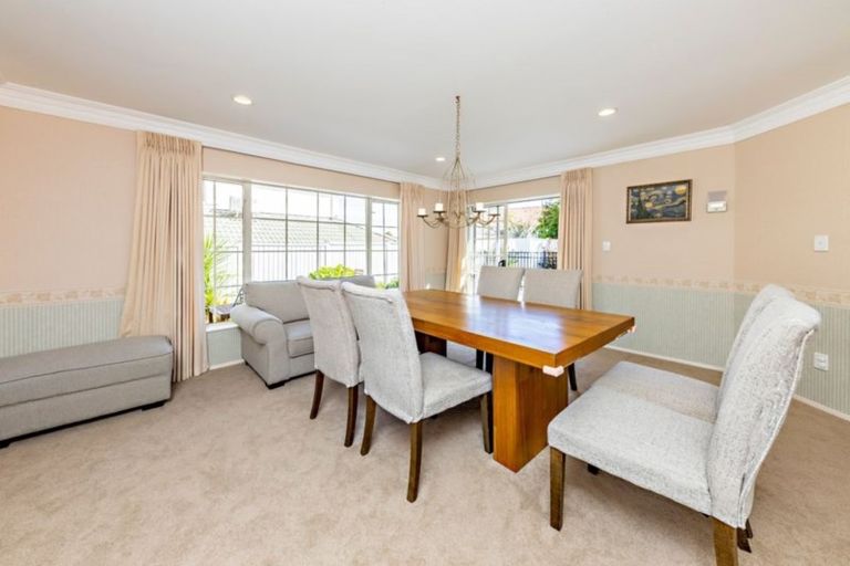 Photo of property in 20 Jane Eyre Drive, Somerville, Auckland, 2014