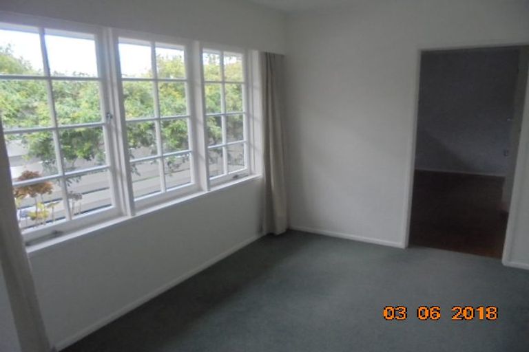 Photo of property in 16 Churton Drive, Churton Park, Wellington, 6037