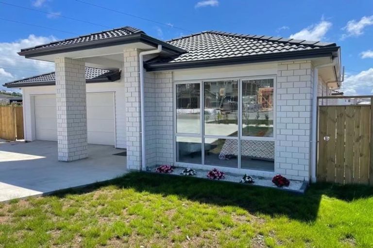 Photo of property in 8 Rossbeg Lane, Flat Bush, Auckland, 2019
