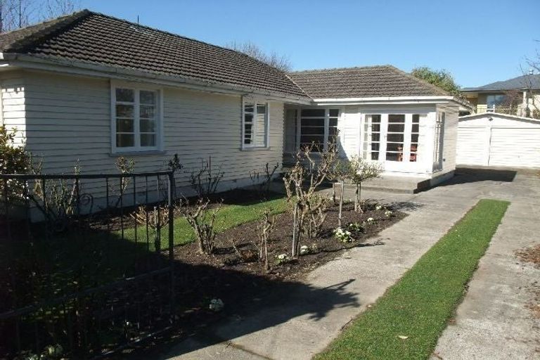 Photo of property in 46 Ilam Road, Upper Riccarton, Christchurch, 8041