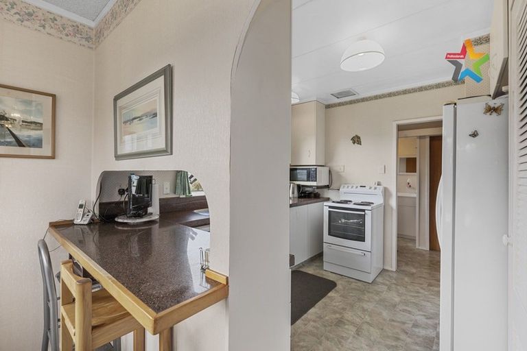 Photo of property in 33 Kingsley Street, Stokes Valley, Lower Hutt, 5019