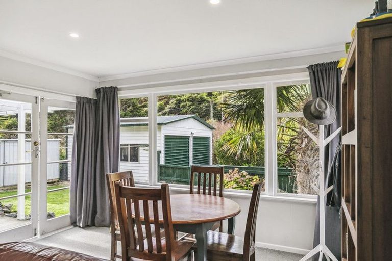 Photo of property in 285 Happy Valley Road, Owhiro Bay, Wellington, 6023