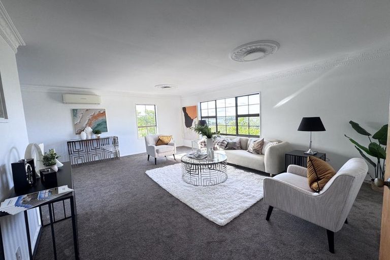 Photo of property in 30 Hoskins Avenue, Hillsborough, Auckland, 1042