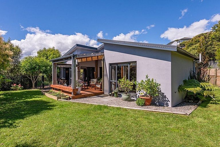 Photo of property in 11 Port Lane, Whitby, Porirua, 5024