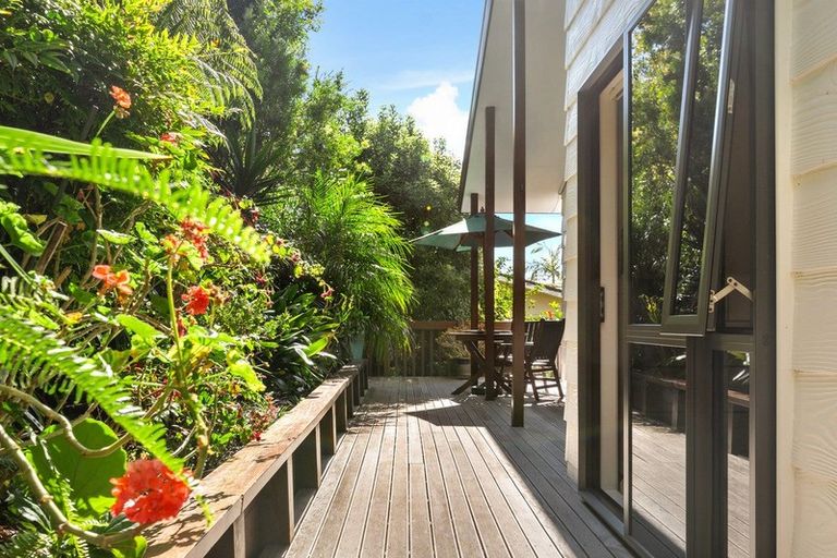 Photo of property in 2/19 Valley Road, Browns Bay, Auckland, 0630