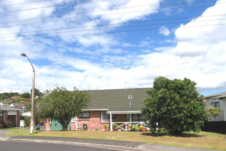 Photo of property in 7 Cabello Place, Unsworth Heights, Auckland, 0632
