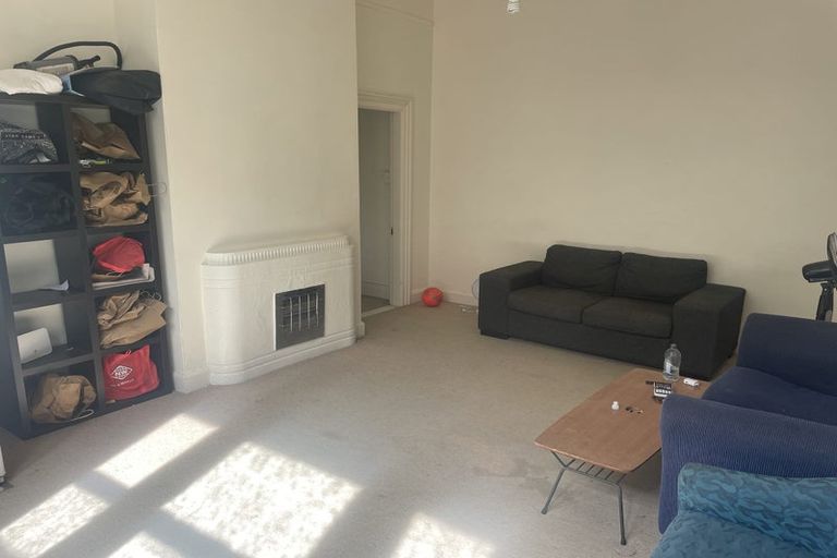 Photo of property in 2/106 Glenmore Street, Northland, Wellington, 6012