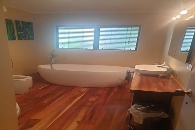 Photo of property in 304 Thames Coast Sh25 Road, Thornton Bay, Thames, 3575