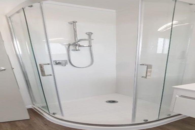 Photo of property in 4 Heaphy Street, Blockhouse Bay, Auckland, 0600