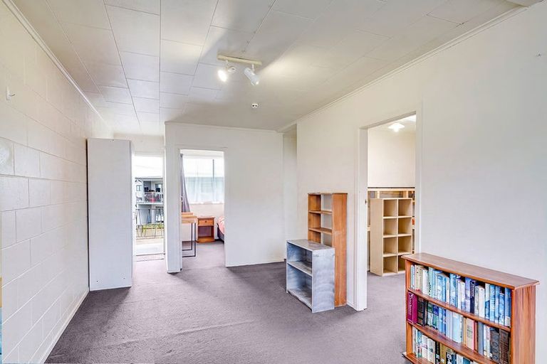 Photo of property in 9/3 Tralee Place, Hillcrest, Hamilton, 3216