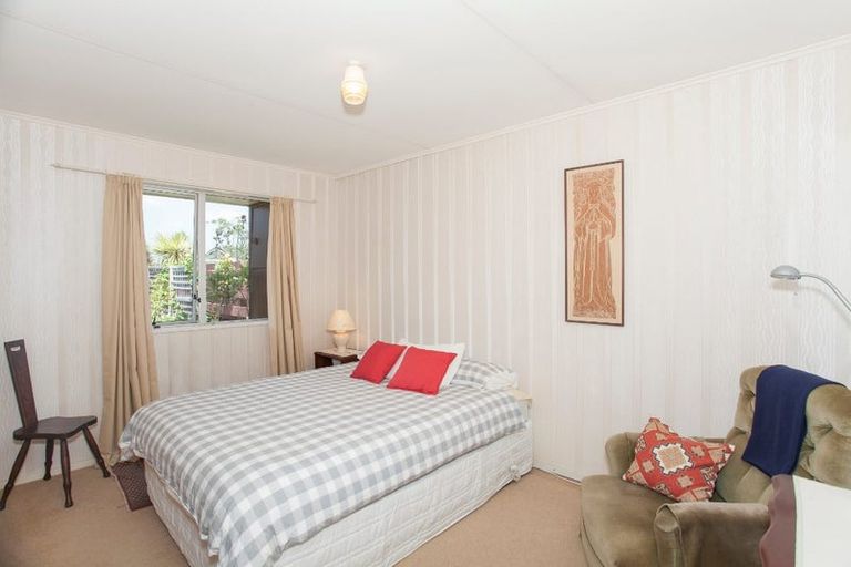 Photo of property in 12 Luton Street, Hokowhitu, Palmerston North, 4410