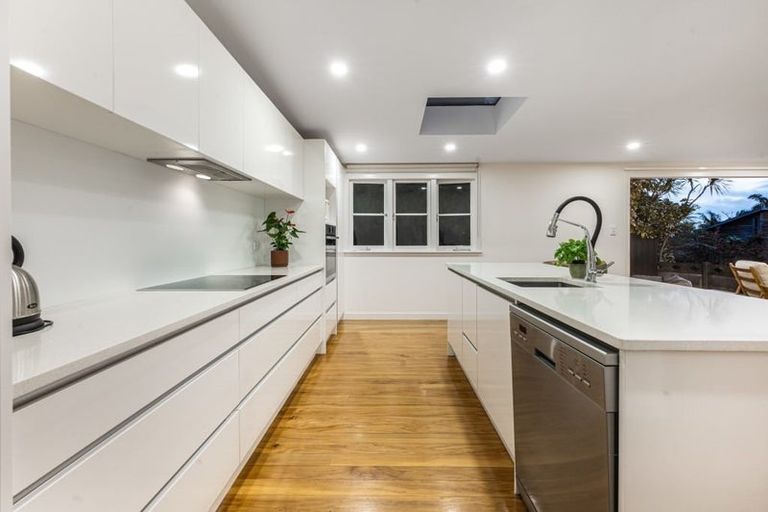 Photo of property in 43 Aramoana Avenue, Devonport, Auckland, 0624