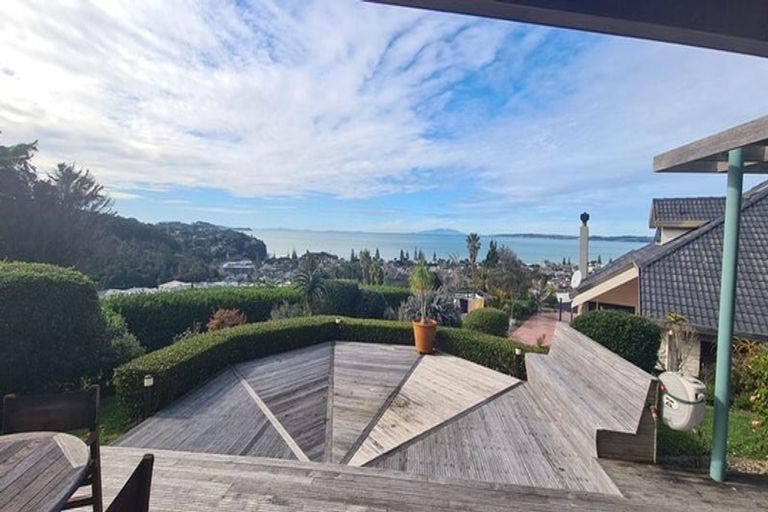 Photo of property in 4 Savoy Road, Orewa, 0931