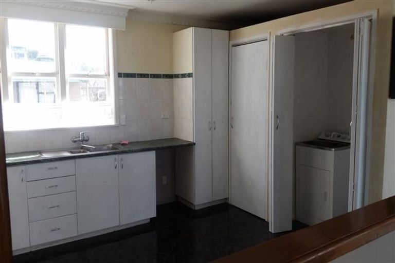 Photo of property in 18 Sulphur Beach Road, Northcote Point, Auckland, 0627