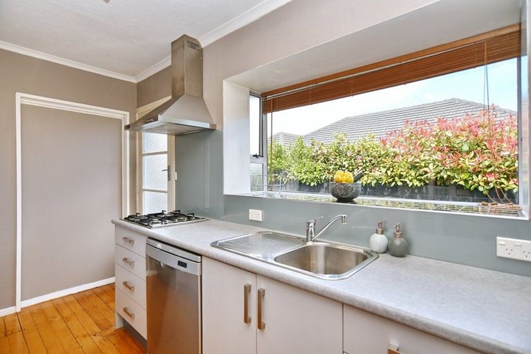 Photo of property in 39 Flower Street, Bryndwr, Christchurch, 8053