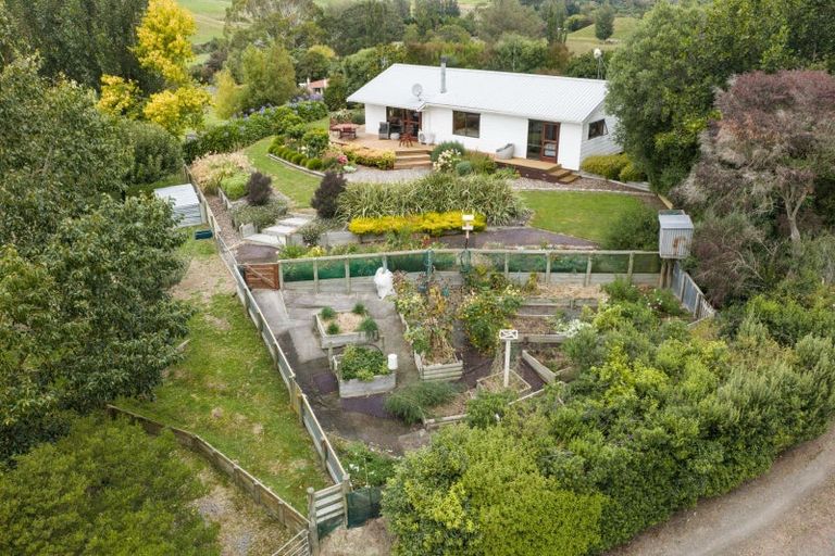 Photo of property in 1141 Makino Road, Halcombe, Feilding, 4777