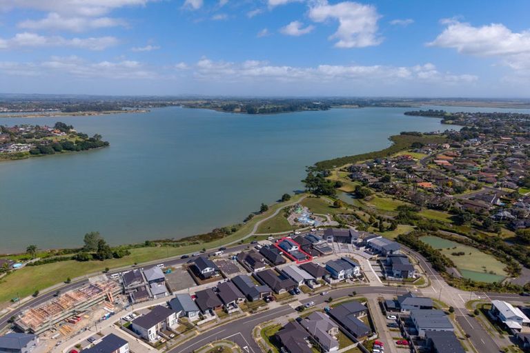 Photo of property in 121 Waituarua Drive, Takanini, Auckland, 2112