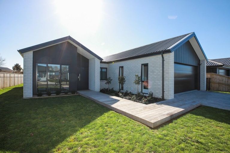 Photo of property in 15 Ruru Street, Cambridge, 3434