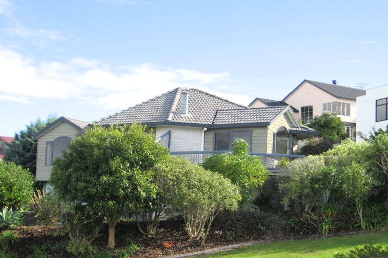 Photo of property in 7 Savoy Road, Orewa, 0931