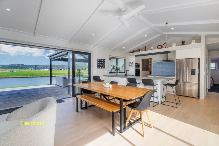 Photo of property in 20 Ngaroma Crescent, Whitianga, 3510