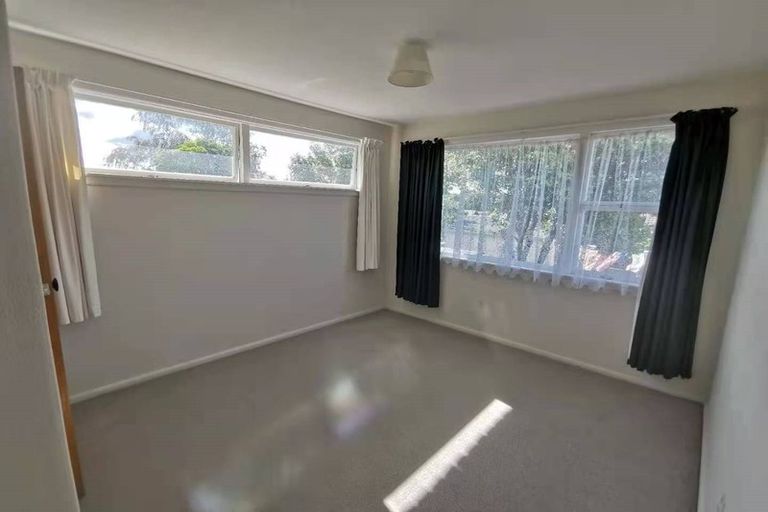 Photo of property in 3 Brookby Crescent, Avonhead, Christchurch, 8042