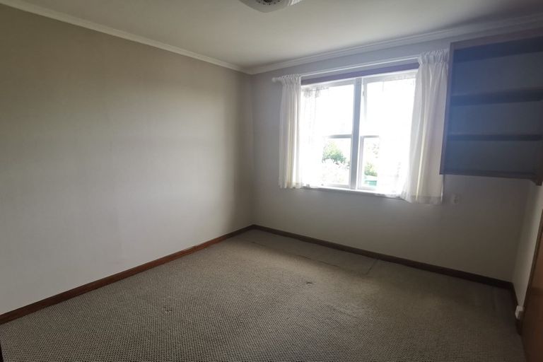 Photo of property in 17 Peach Road, Glenfield, Auckland, 0629