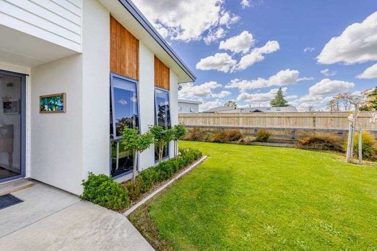 Photo of property in 8 White Road, Otane, 4202