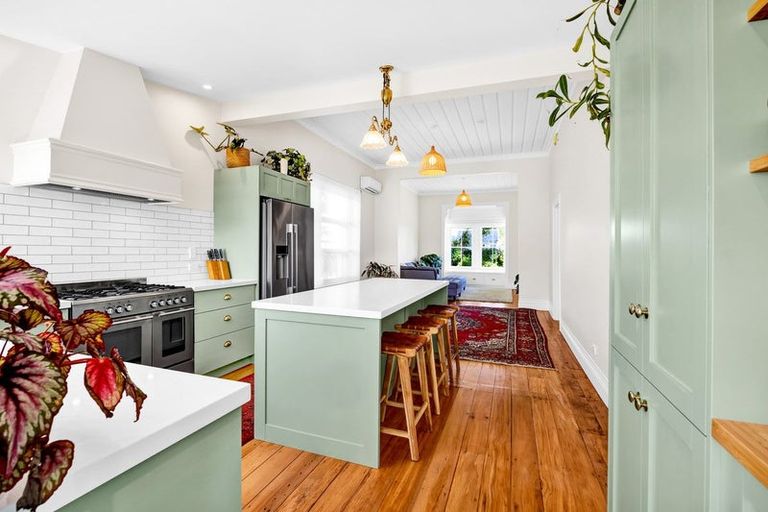 Photo of property in 67 Govett Avenue, Frankleigh Park, New Plymouth, 4310