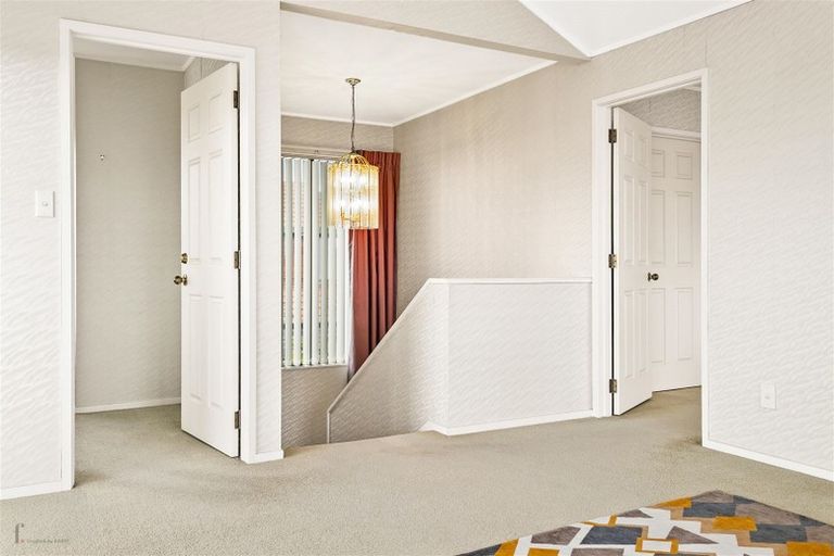 Photo of property in 10 Suncrest Drive, West Harbour, Auckland, 0618