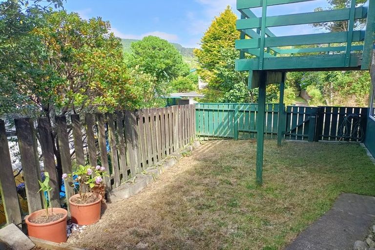 Photo of property in 141a Taylor Terrace, Tawa, Wellington, 5028