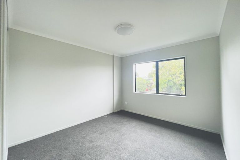 Photo of property in 6a Melleray Place, Randwick Park, Auckland, 2105