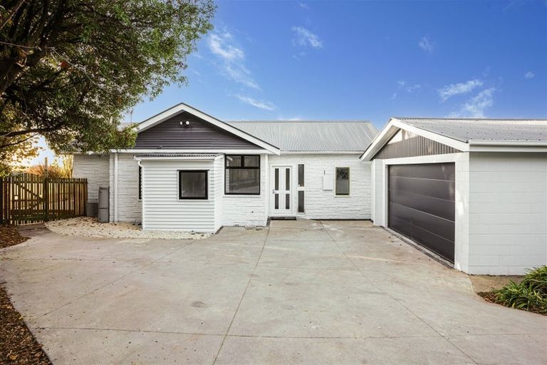 Photo of property in 12 Dyers Pass Road, Cashmere, Christchurch, 8022