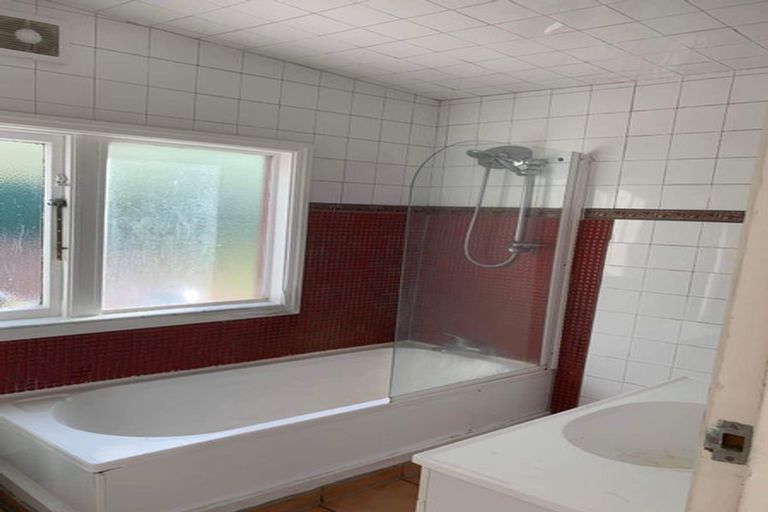 Photo of property in 6-10 Mudges Terrace, Newtown, Wellington, 6021