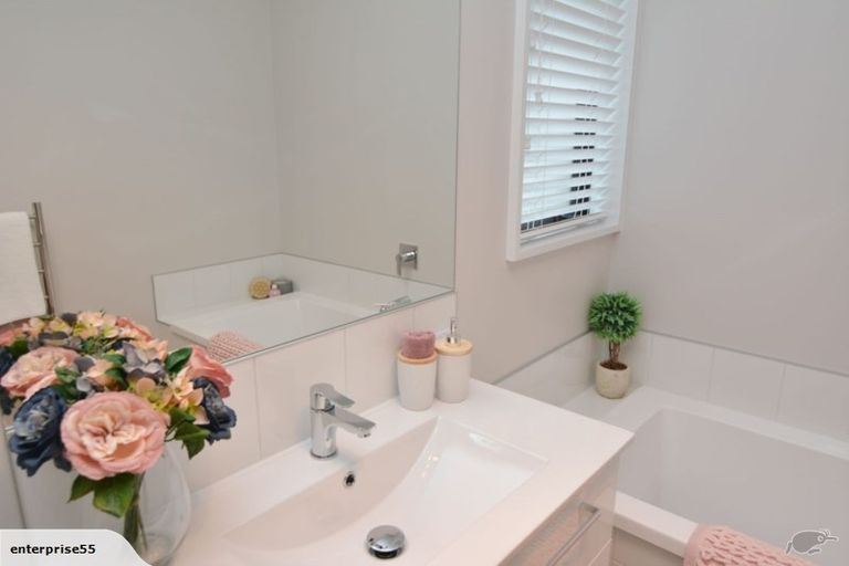 Photo of property in 29 Kingsbridge West, Burwood, Christchurch, 8083