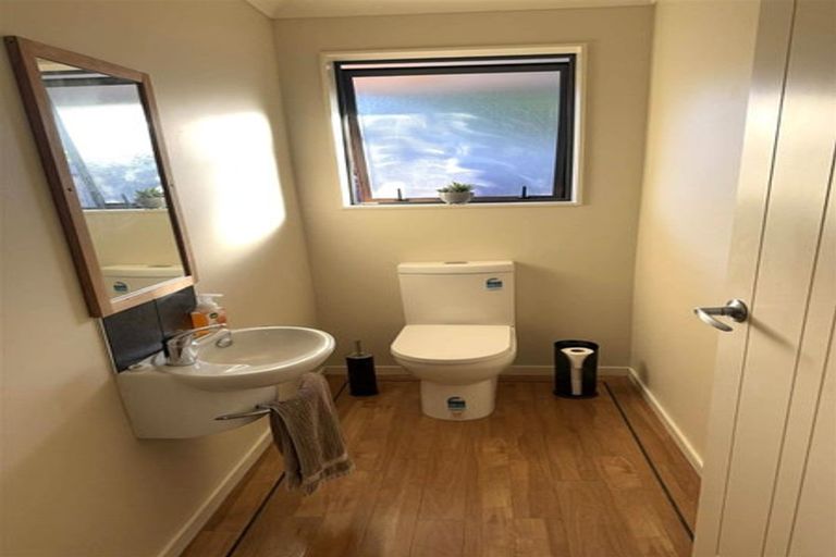 Photo of property in 42 Peter Hall Drive, Kelvin Grove, Palmerston North, 4414