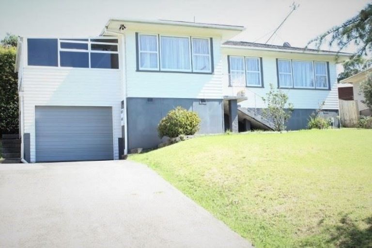 Photo of property in 39 Ennis Avenue, Pakuranga Heights, Auckland, 2010