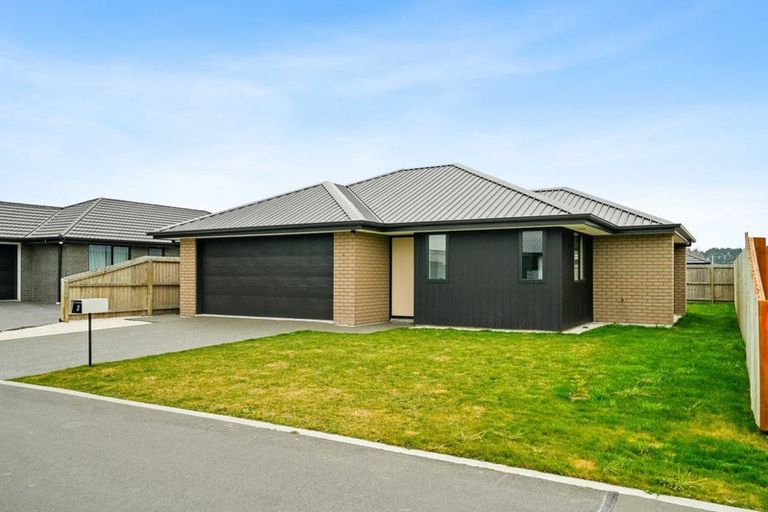 Photo of property in 6 Olearia Lane, Halswell, Christchurch, 8025
