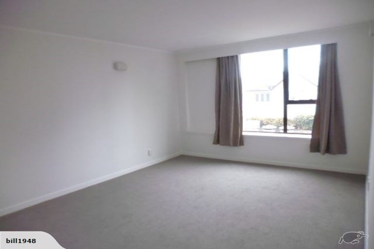 Photo of property in Hobson Court Flats, 18/70 Hobson Street, Thorndon, Wellington, 6011