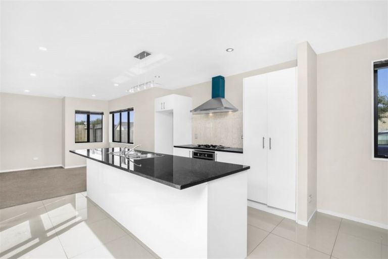 Photo of property in 53 Tarapiroe Avenue, Takanini, 2112