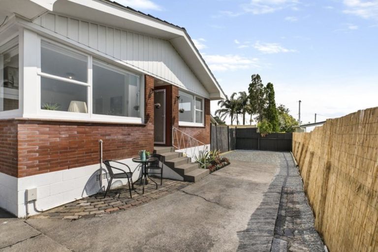 Photo of property in 3/8 Russell Road, Manurewa, Auckland, 2102