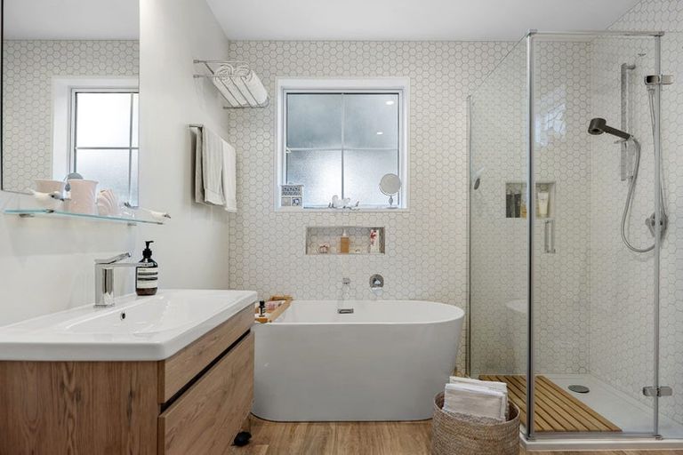 Photo of property in 4 Rubens Place, Burnside, Christchurch, 8053